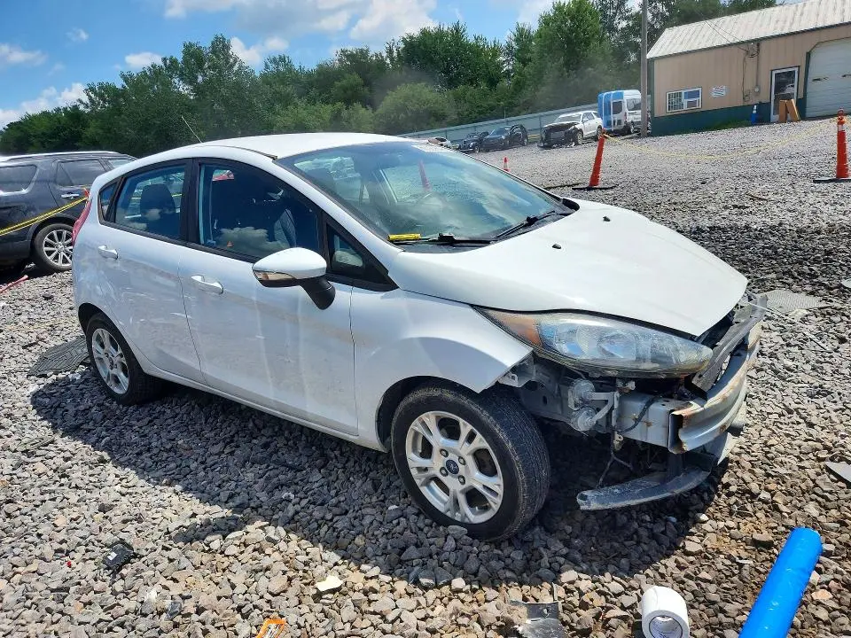 2016 FORD FIESTA SE  