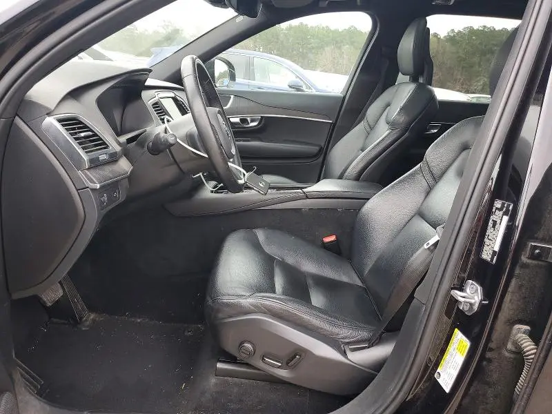 2020 VOLVO XC90 T6 MOMENTUM  