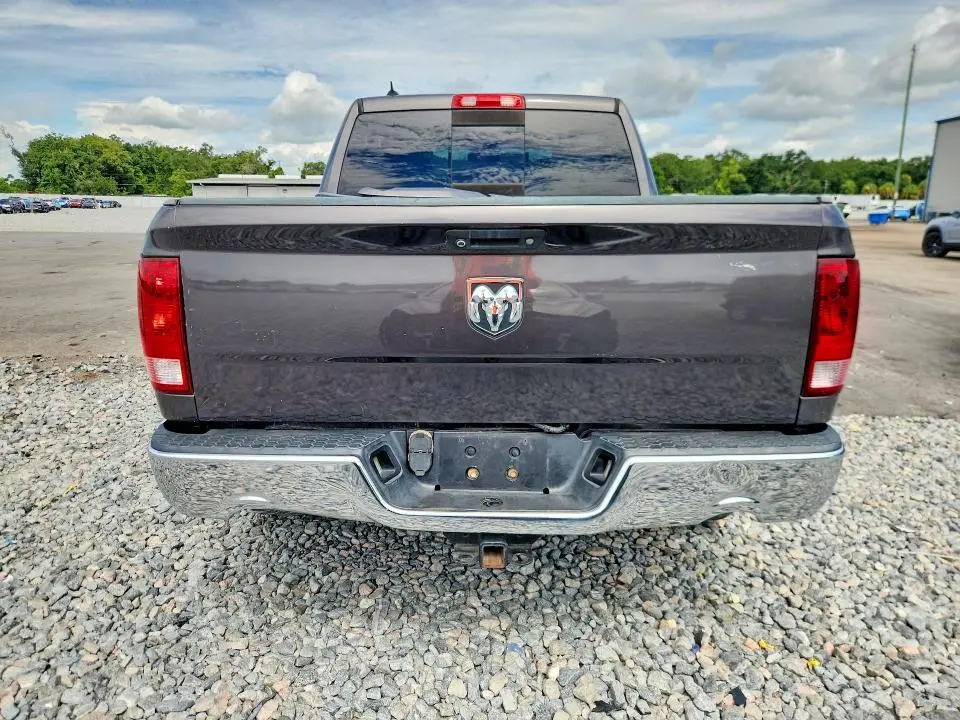 2015 RAM 1500 SLT  