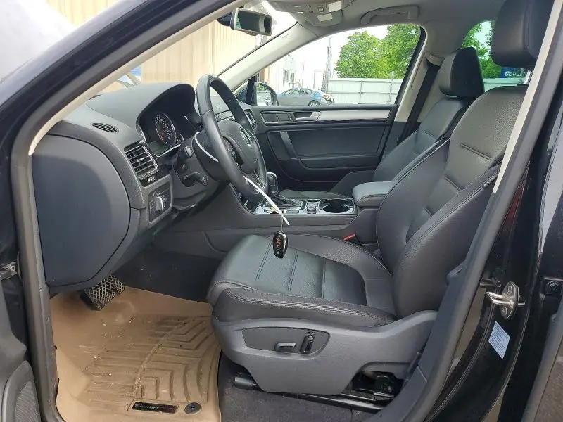 2015 VOLKSWAGEN TOUAREG V6  