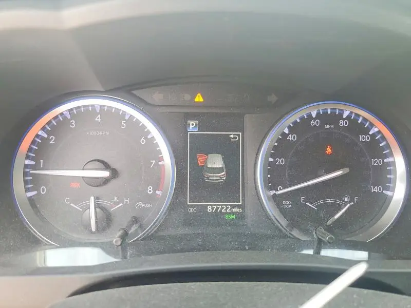 2019 TOYOTA HIGHLANDER SE  