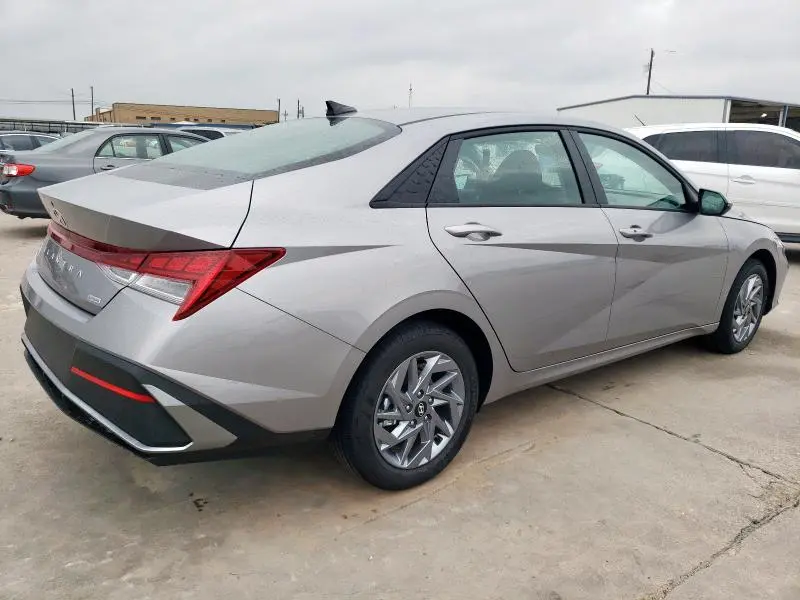 2025 HYUNDAI ELANTRA BLUE  
