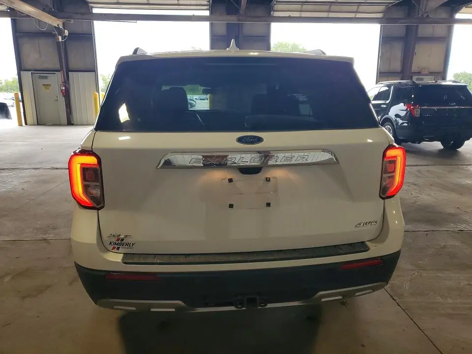2022 FORD EXPLORER XLT  