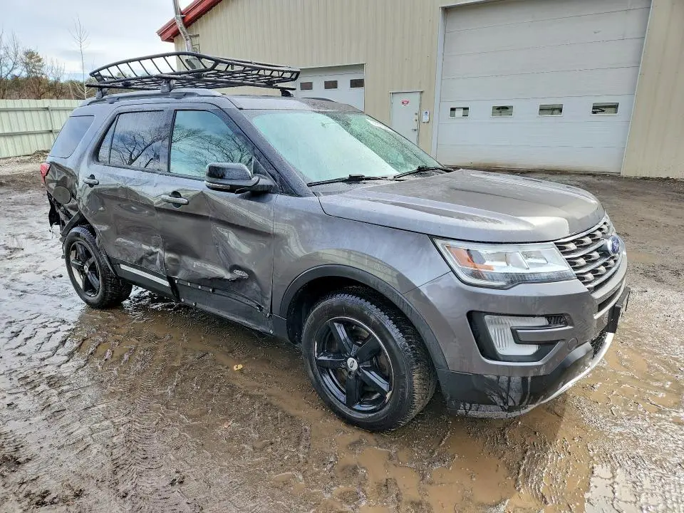 2017 FORD EXPLORER XLT  