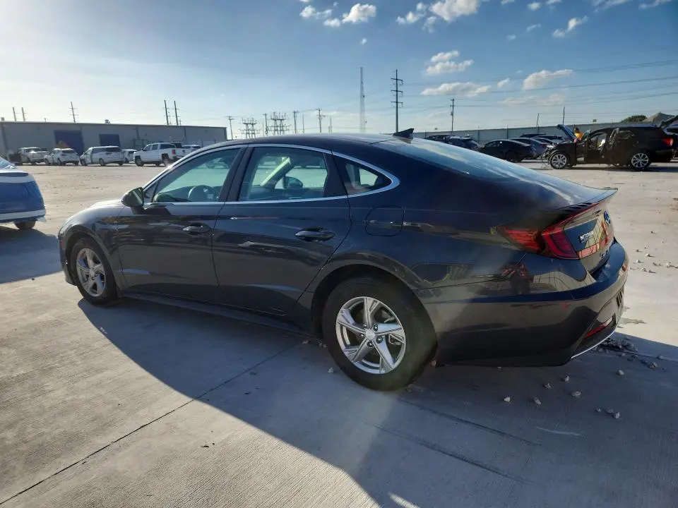 2022 HYUNDAI SONATA SE  