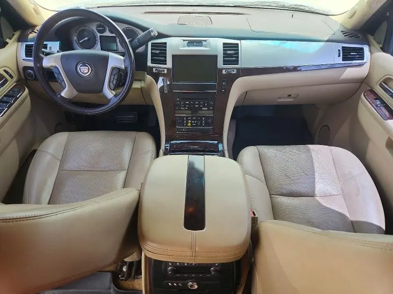 2011 CADILLAC ESCALADE ESV LUXURY  