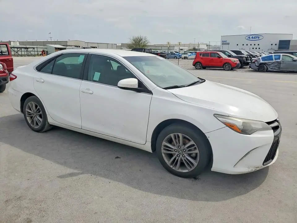 2017 TOYOTA CAMRY SE  