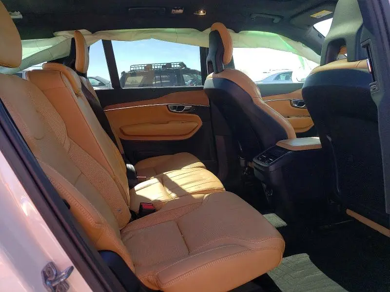 2018 VOLVO XC90 T6  