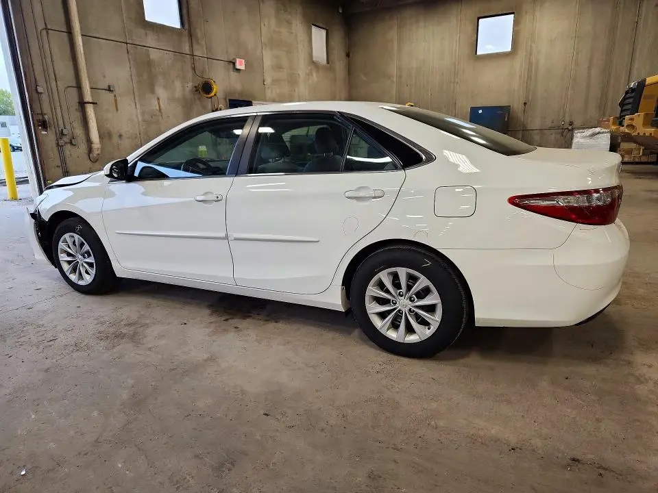 2016 TOYOTA CAMRY LE  