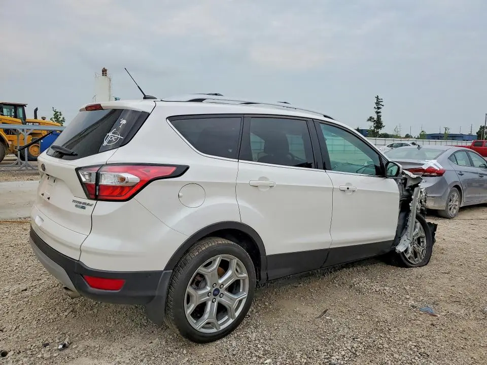 2017 FORD ESCAPE TITANIUM  
