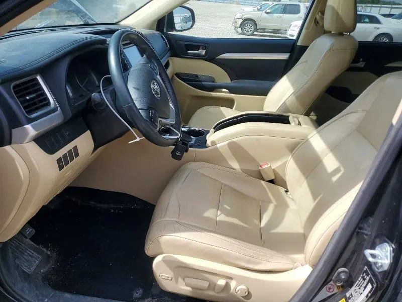 2016 TOYOTA HIGHLANDER XLE  
