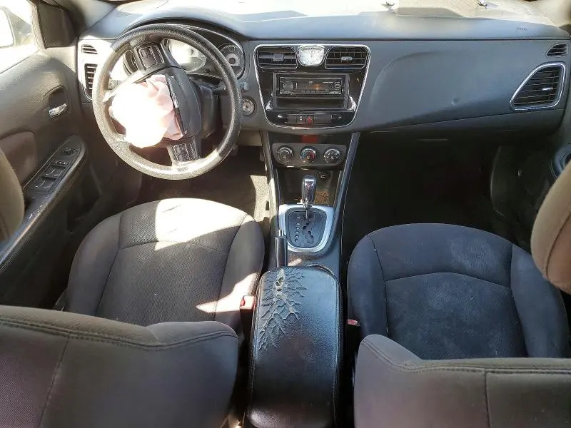 2013 CHRYSLER 200 LX  