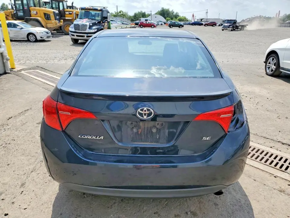 2018 TOYOTA COROLLA SE  