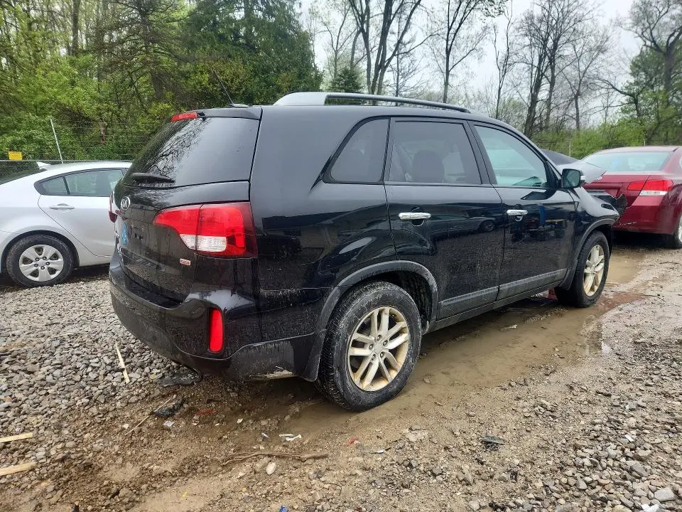 2015 KIA SORENTO LX  
