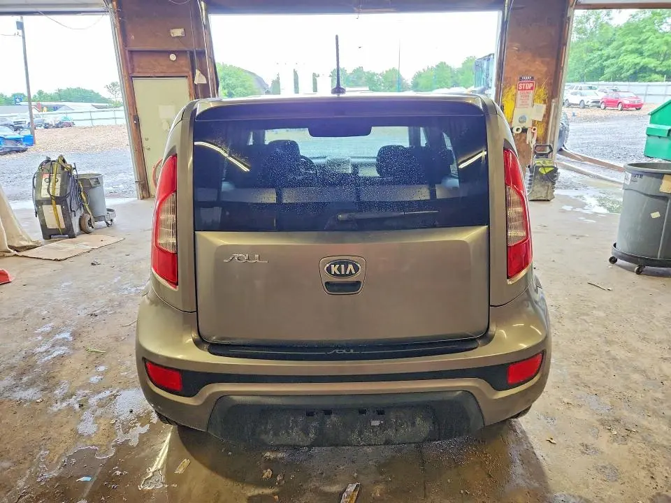 2013 KIA SOUL +  