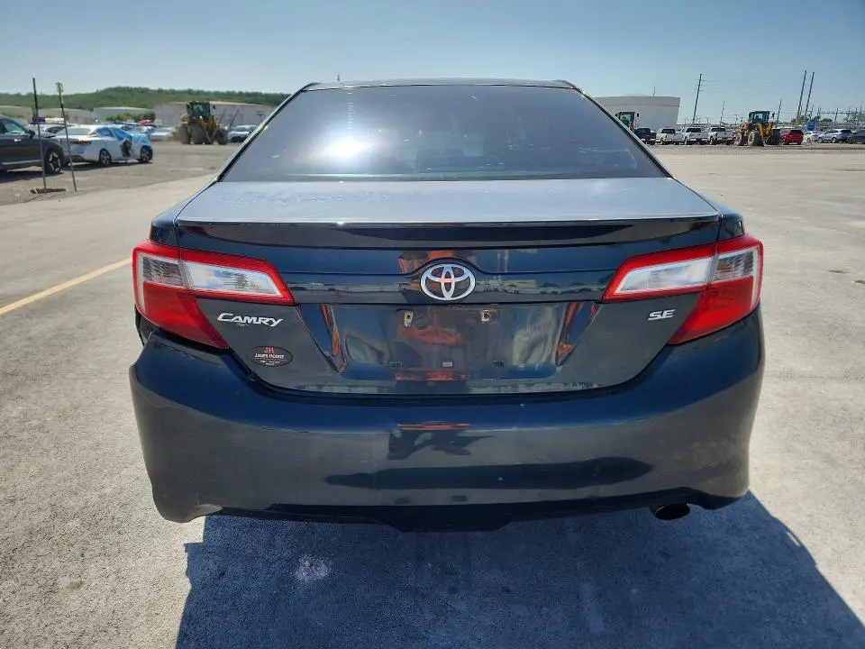 2012 TOYOTA CAMRY SE  