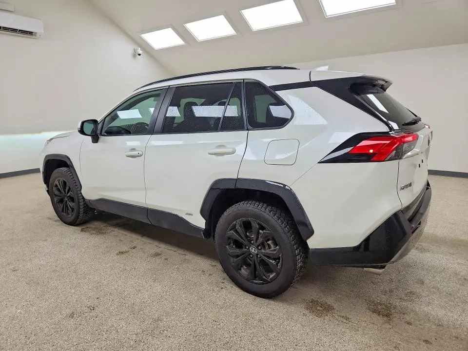 2022 TOYOTA RAV4 SE  