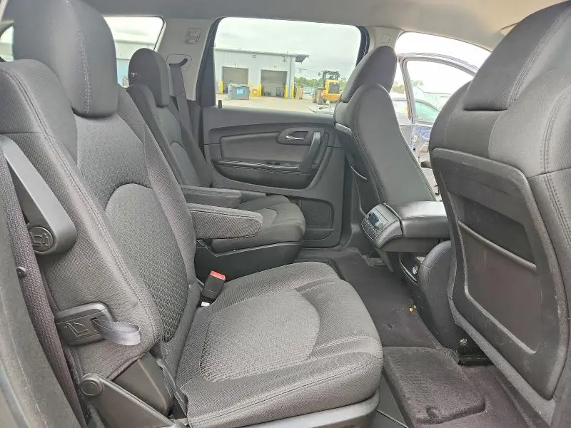 2010 CHEVROLET TRAVERSE LT  
