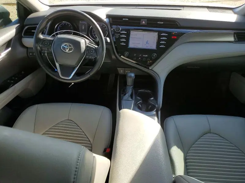 2019 TOYOTA CAMRY SE  