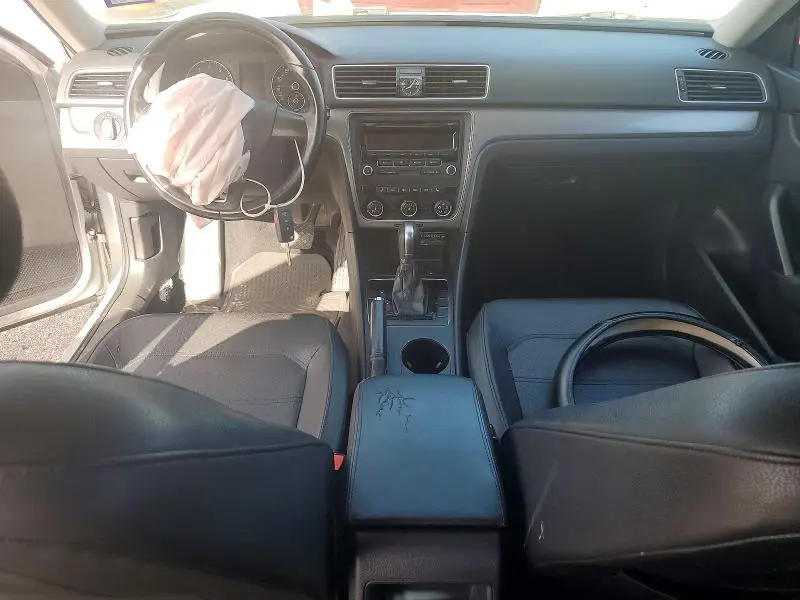 2015 VOLKSWAGEN PASSAT S  