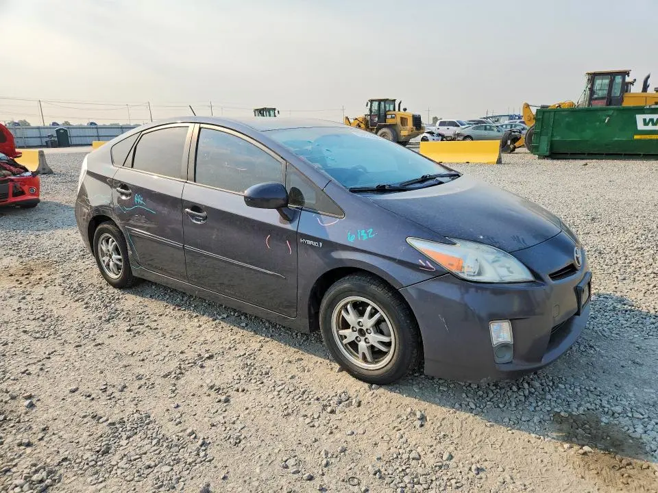 2011 TOYOTA PRIUS THREE  