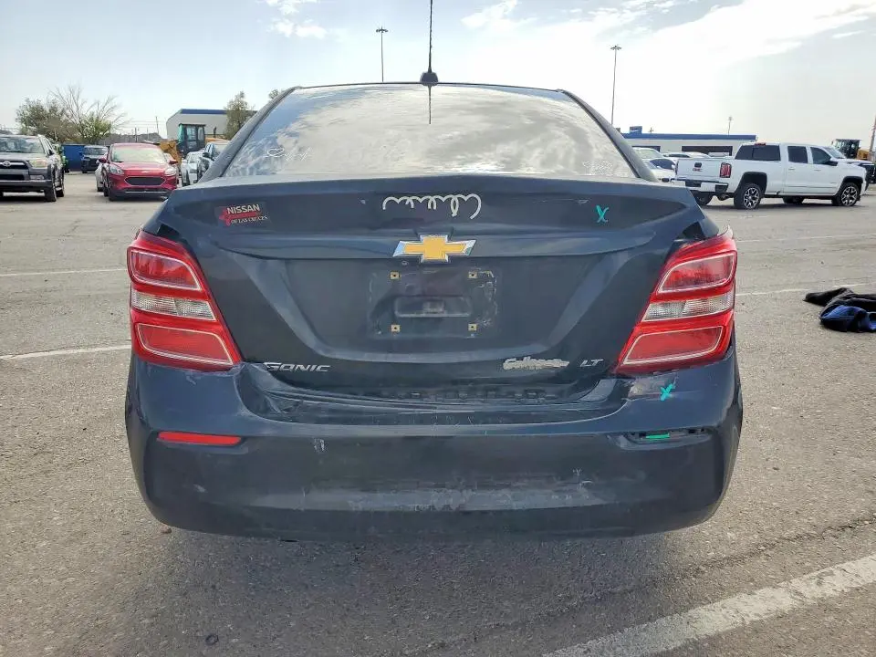 2017 CHEVROLET SONIC LT  