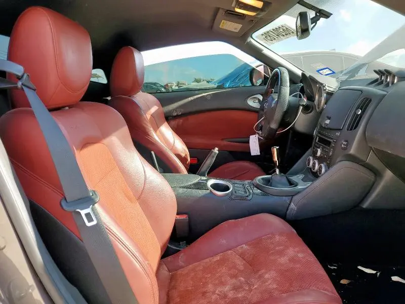 2010 NISSAN 370Z   