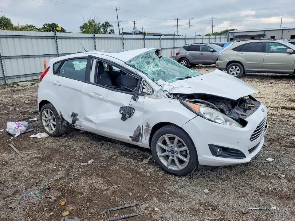 2017 FORD FIESTA SE  