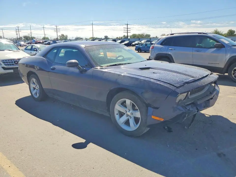 2013 DODGE CHALLENGER SXT  