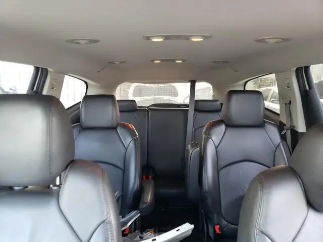 2012 CHEVROLET TRAVERSE LT  