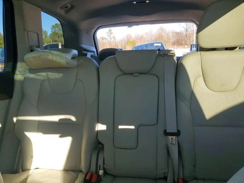 2022 VOLVO XC90 T6 MOMENTUM  