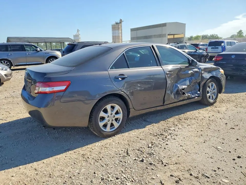 2011 TOYOTA CAMRY LE  