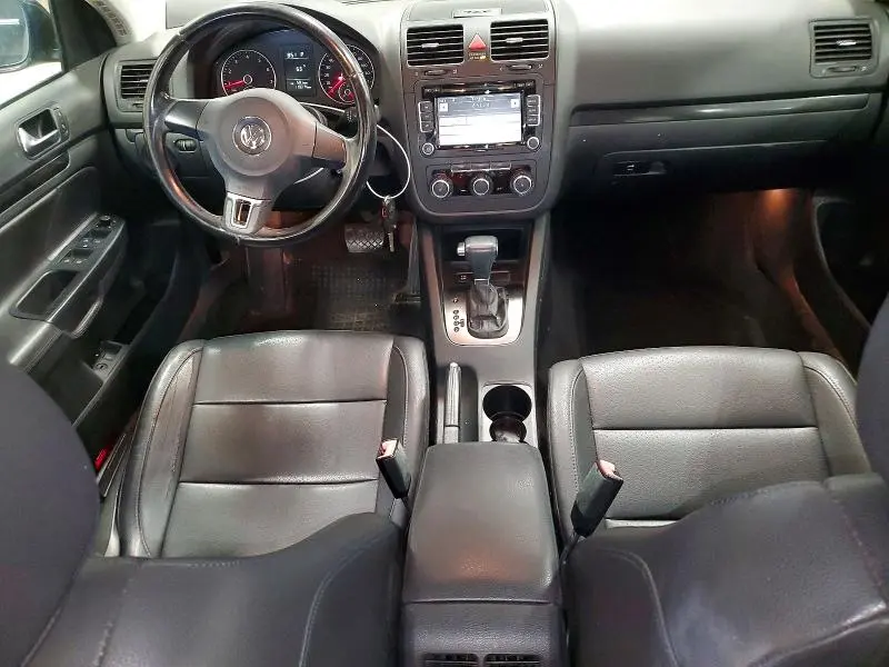 2010 VOLKSWAGEN JETTA SE  