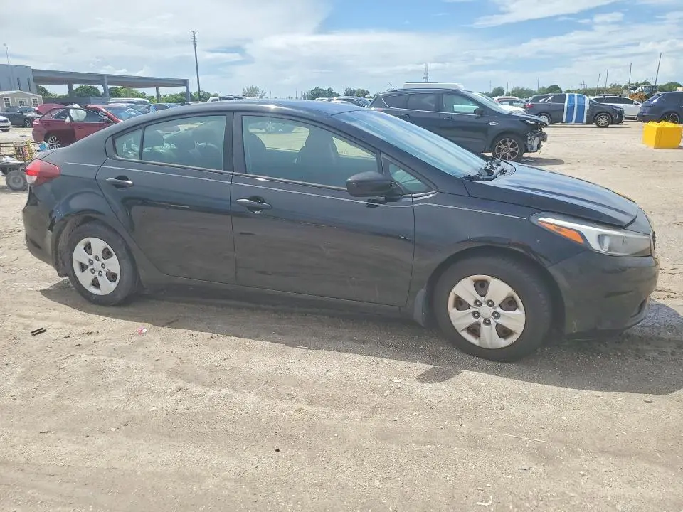 2018 KIA FORTE LX  