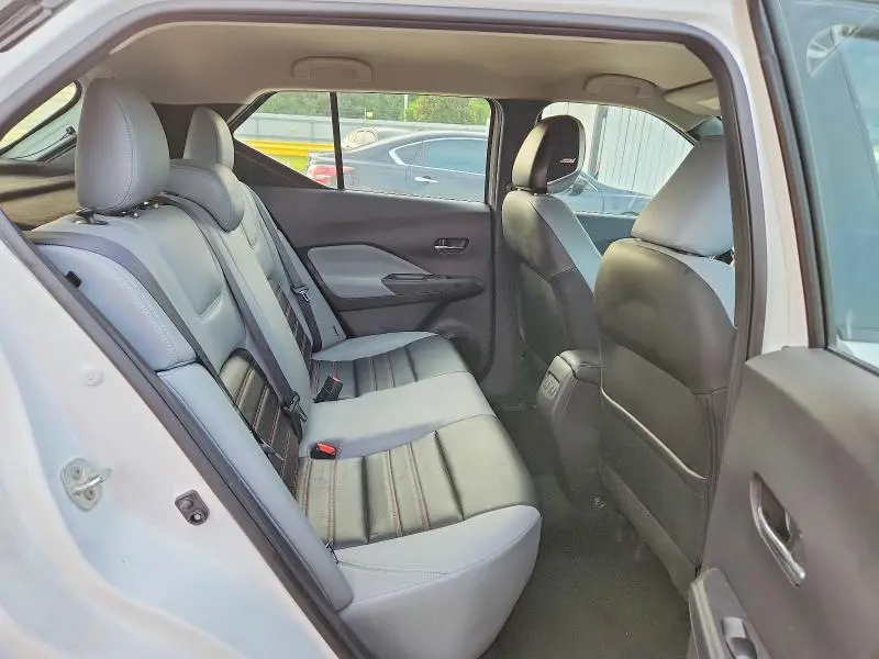 2021 NISSAN KICKS SR  