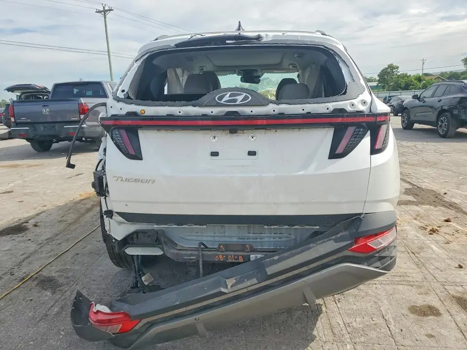 2022 HYUNDAI TUSCON   