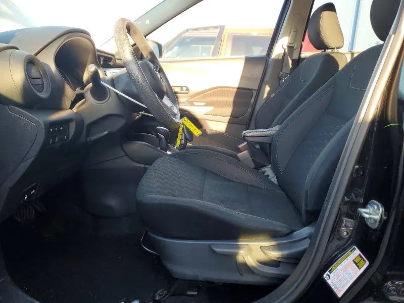 2021 NISSAN KICKS S  