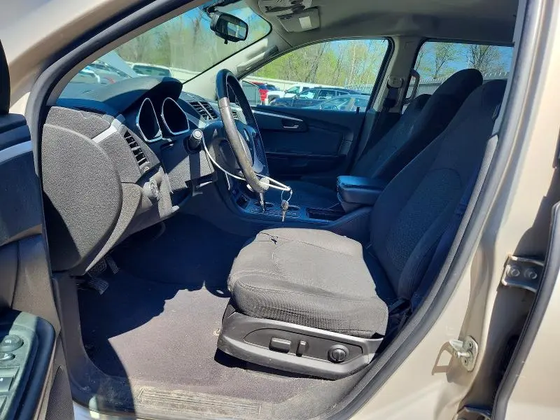 2011 CHEVROLET TRAVERSE LT  