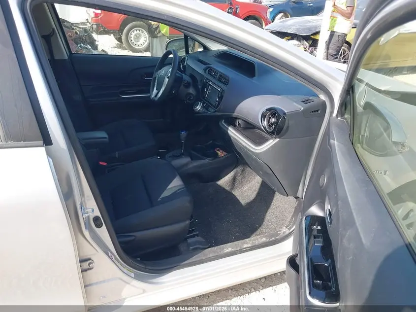 2016 TOYOTA PRIUS C TWO