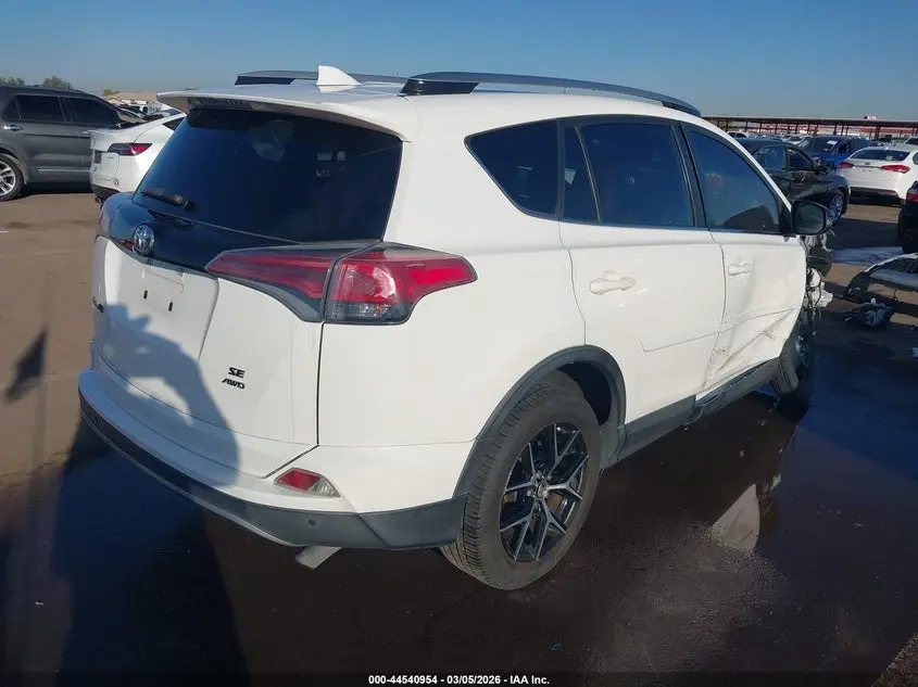2017 TOYOTA RAV4 SE