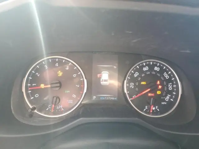 2021 TOYOTA RAV4 XLE  