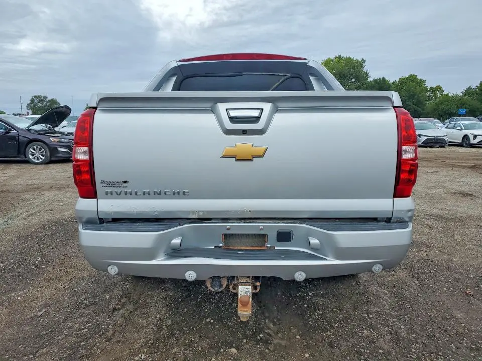 2013 CHEVROLET AVALANCHE LT  