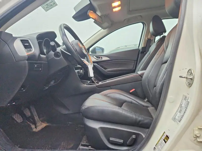 2017 MAZDA 3 TOURING  