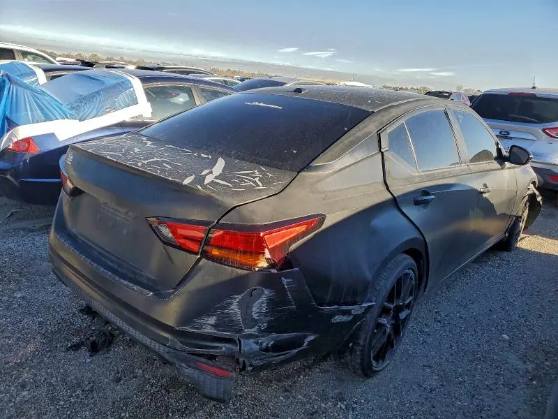2019 NISSAN ALTIMA SR  
