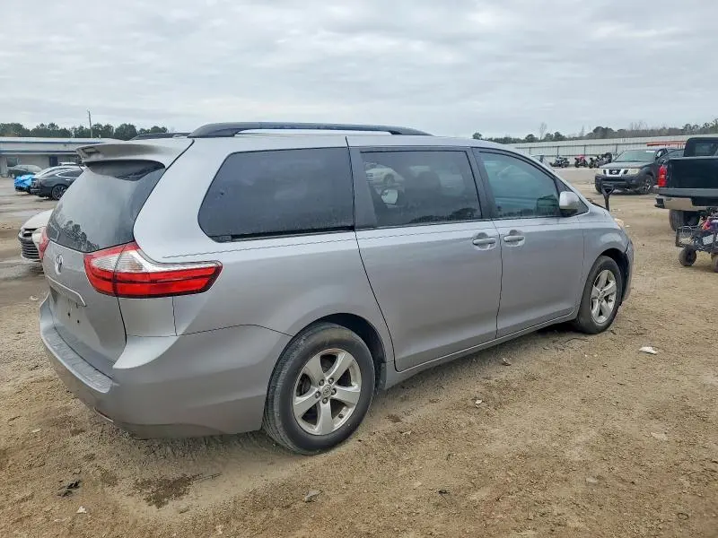 2017 TOYOTA SIENNA LE  