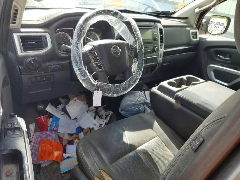 2017 NISSAN TITAN SV  