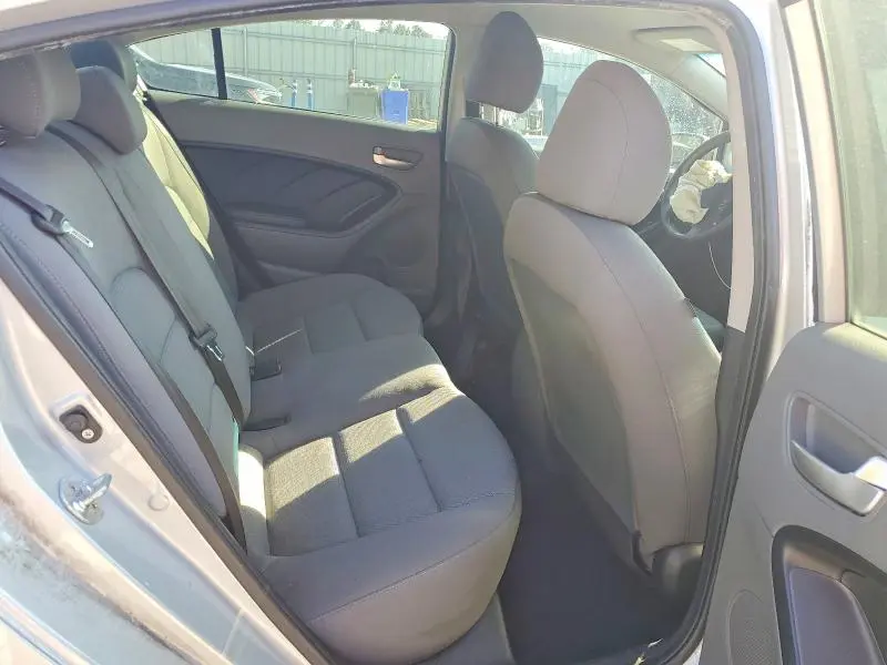 2017 KIA FORTE LX  