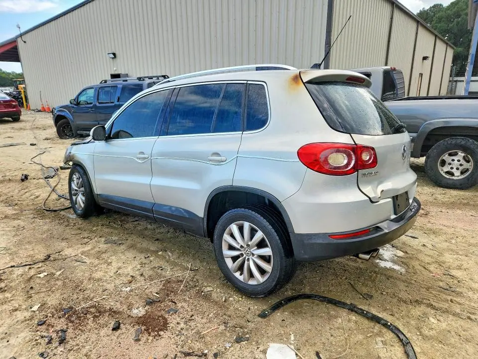 2011 VOLKSWAGEN TIGUAN S  