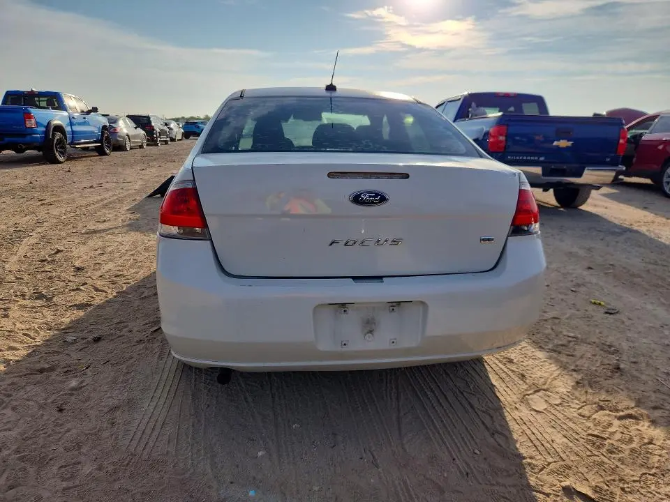 2011 FORD FOCUS SE  