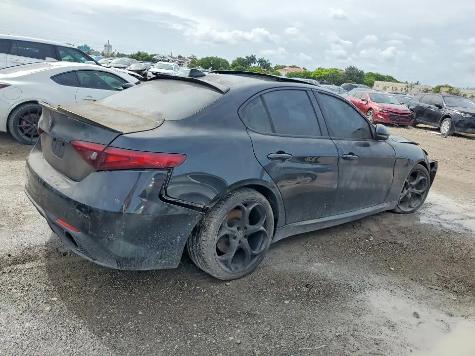 2017 ALFA ROMEO GIULIA TI  